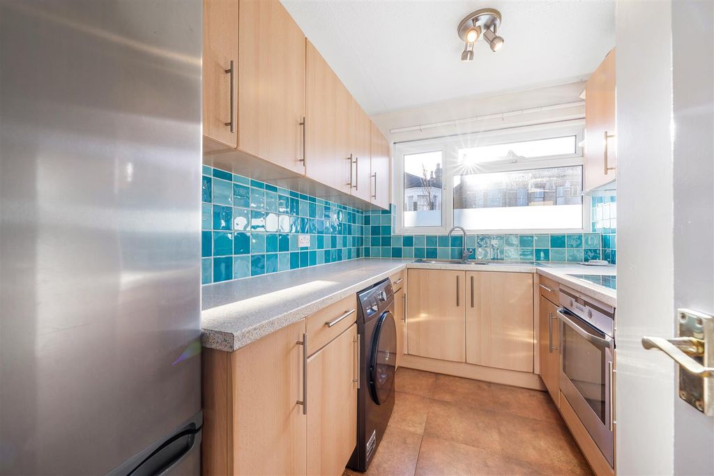 Property photo 2 of 9