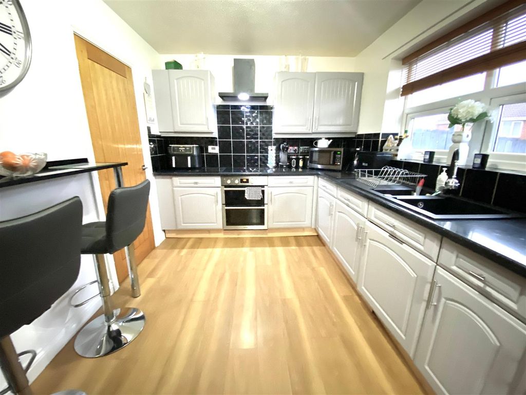 Property photo 3 of 17 20251120_145606213_Ios5Markington.Jpg