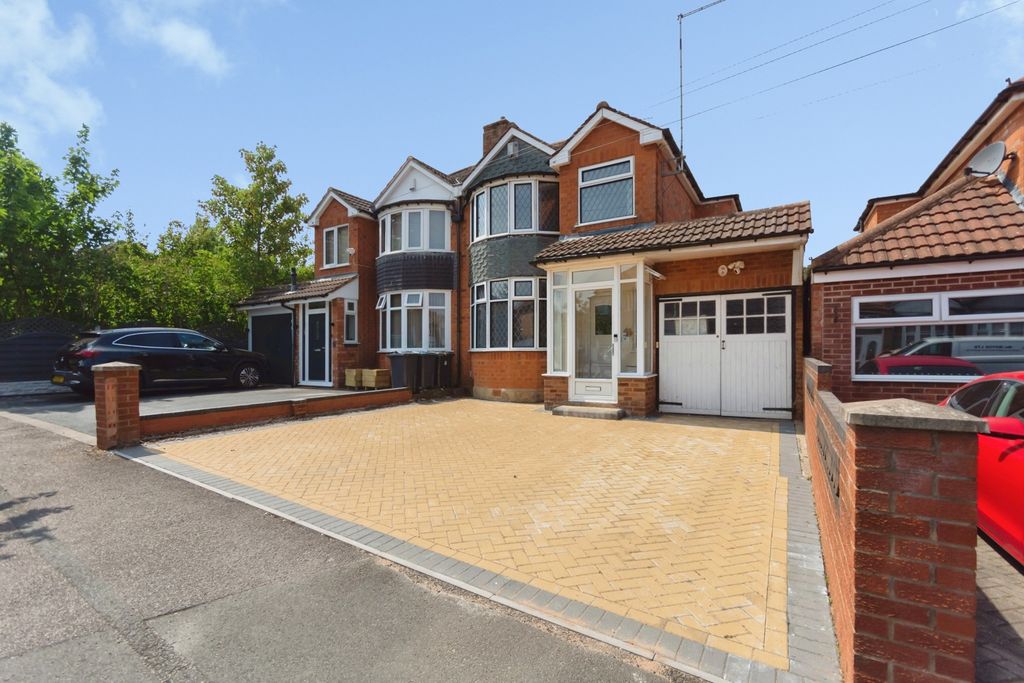 Property photo 1 of 12 Frontage