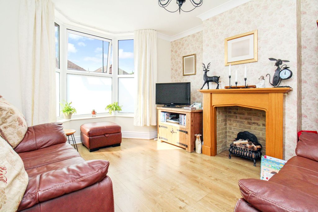Property photo 2 of 22