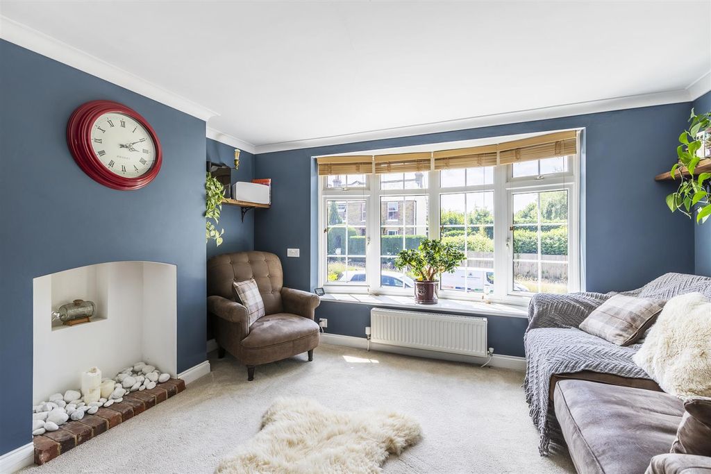 Property photo 2 of 26 Lounge