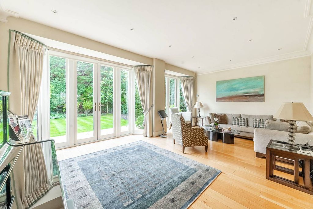 Property photo 2 of 18