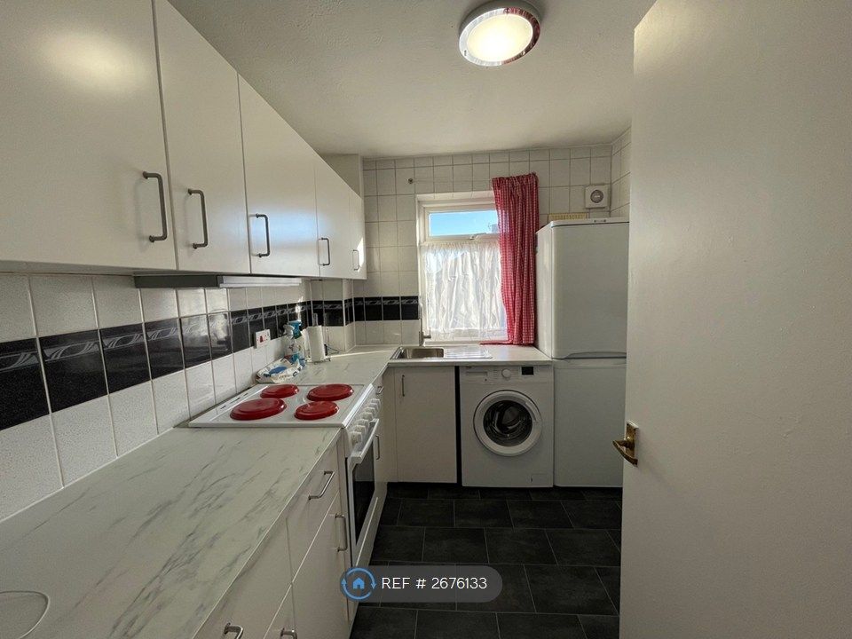 Property photo 1 of 7 Kitchen