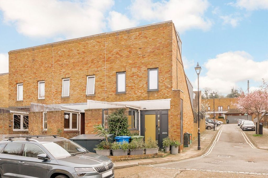 Property photo 1 of 8