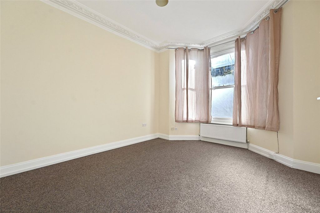 Property photo 3 of 5 Picture No. 06