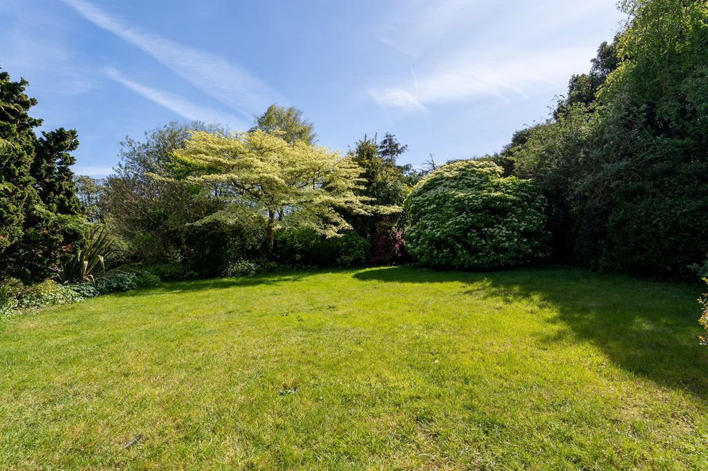 Property photo 2 of 26