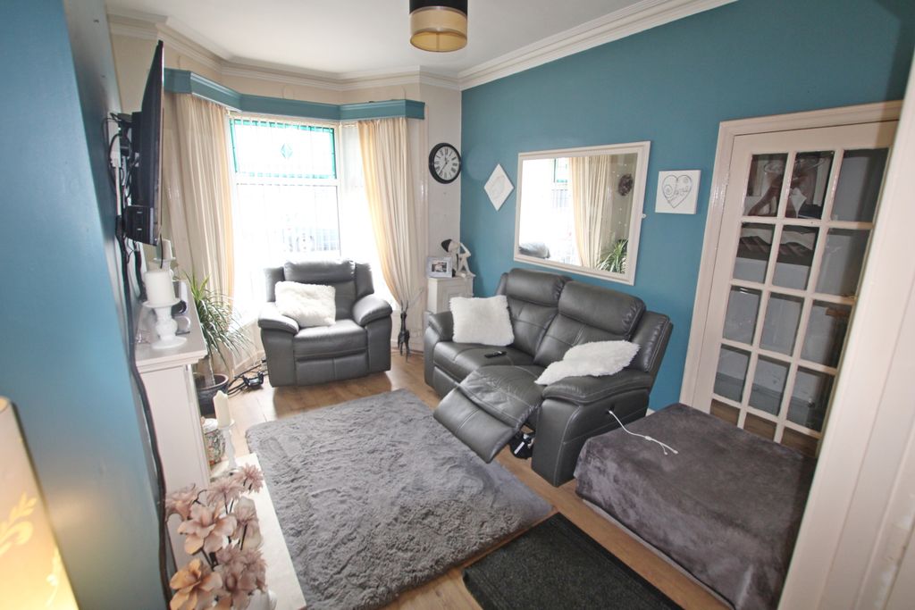 Property photo 3 of 7 3