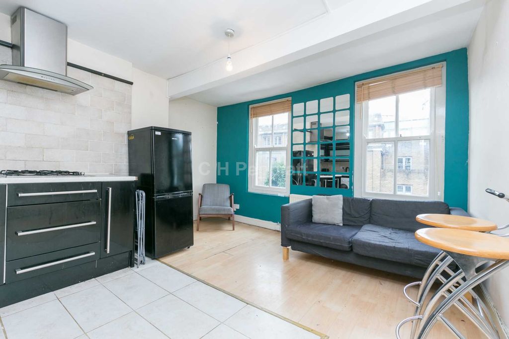 Property photo 2 of 11