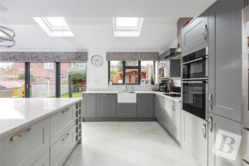 Property photo 3 of 16 Kitchen/Living