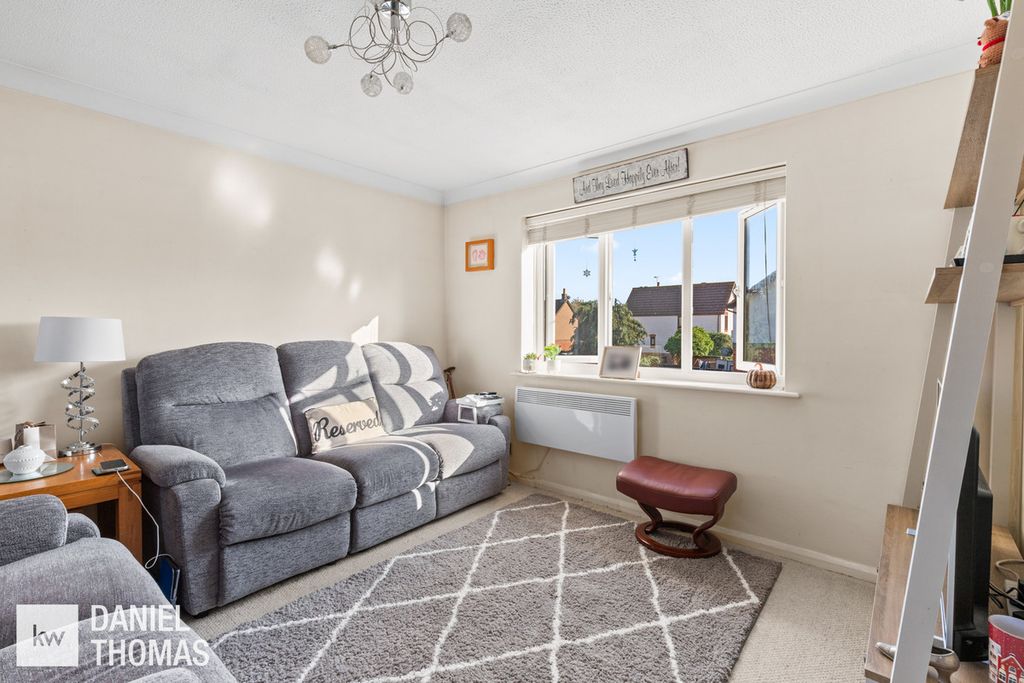 Property photo 3 of 17