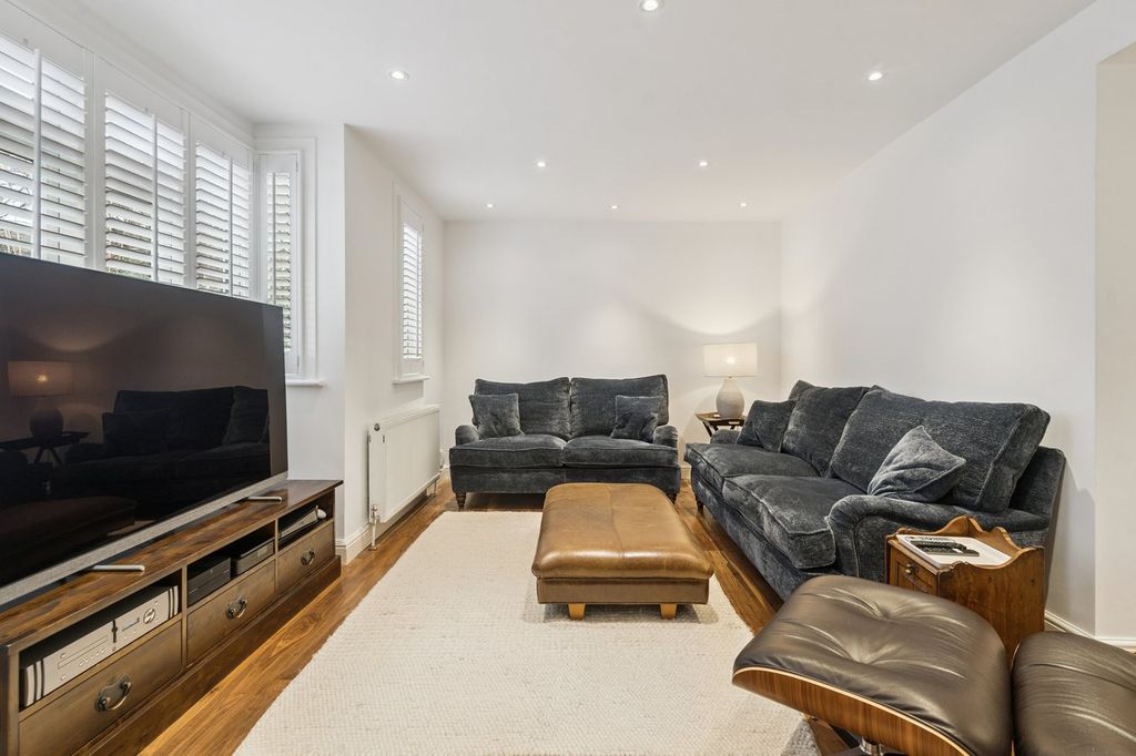Additional image 10 of 4 bed detached house for saleWellesley Avenue, Iver SL0
