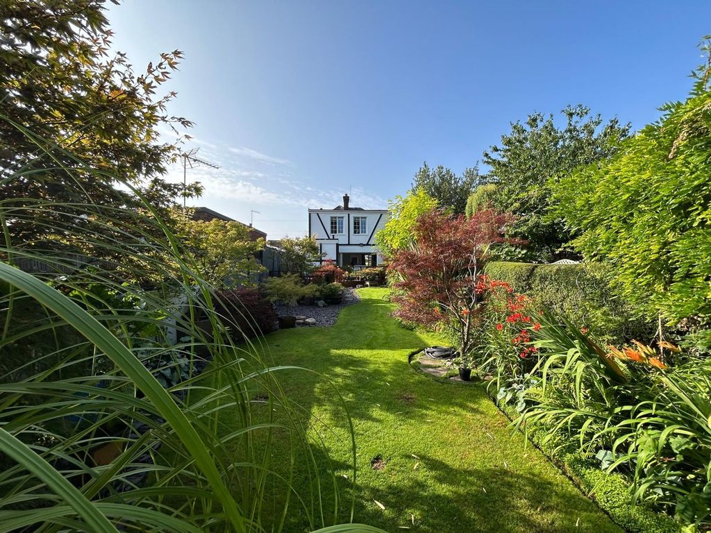 Property photo 1 of 25