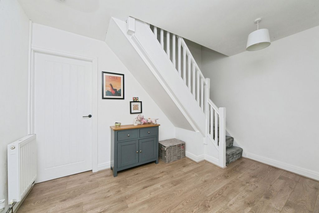 Property photo 3 of 20 Pbox-Img.Jpg