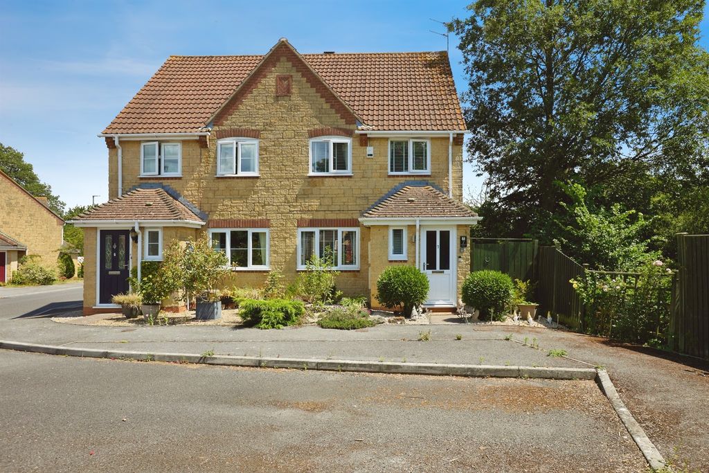 Property photo 1 of 18