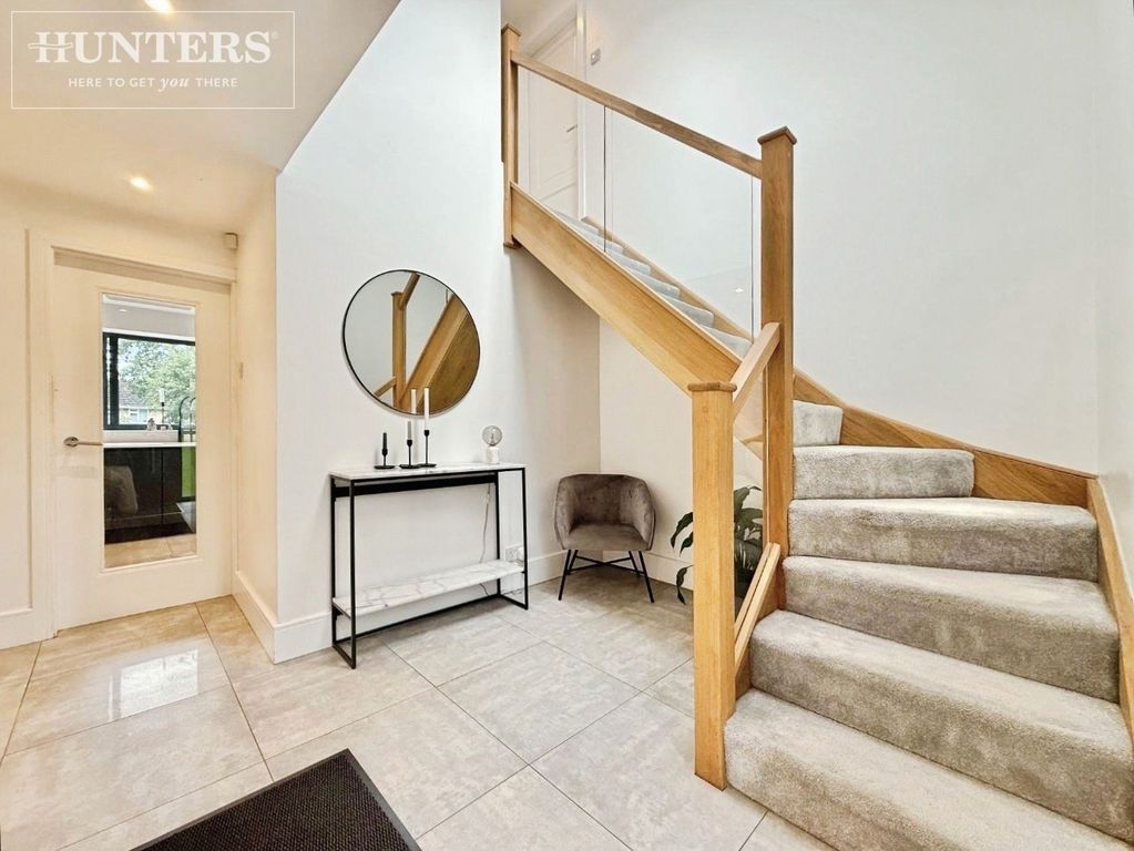 Property photo 2 of 32 Pbox-Img.Jpg