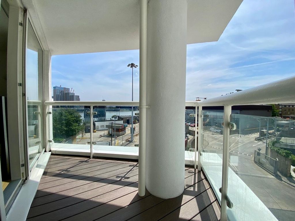 Property photo 2 of 22 Balcony