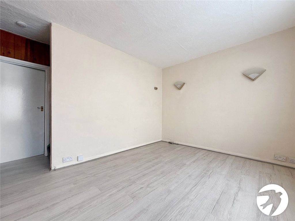 Property photo 2 of 11 Picture No. 13