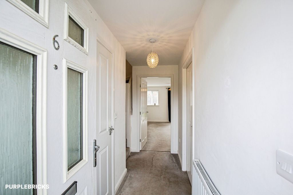 Property photo 2 of 21