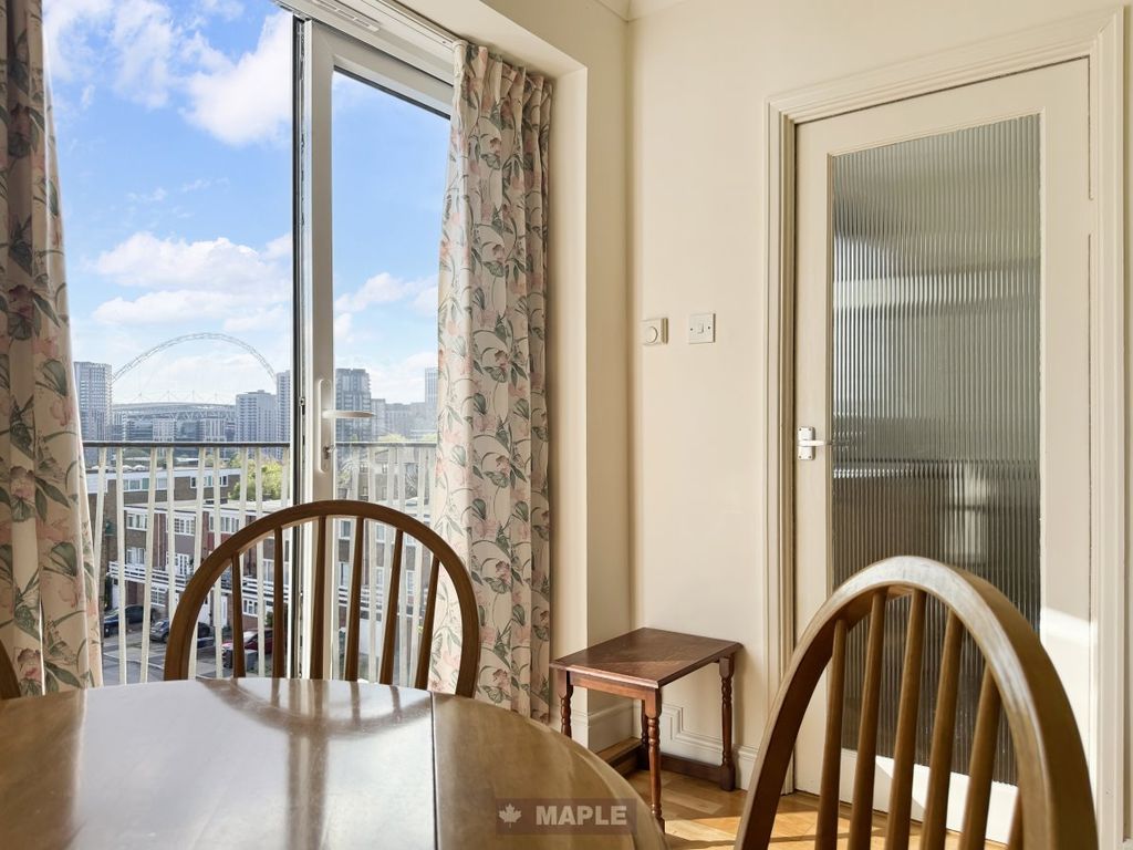 Property photo 2 of 8