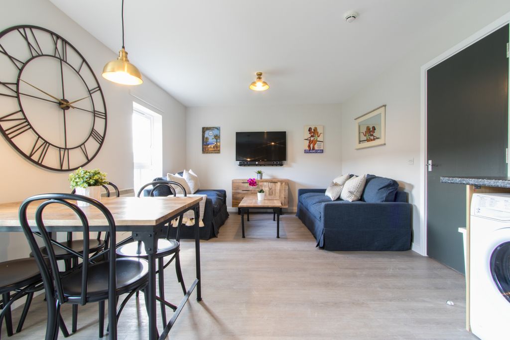 Property photo 1 of 9 Photo 0