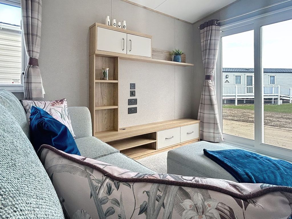 Property photo 3 of 18 Abi Amberley 2024 Car0062856 100893163