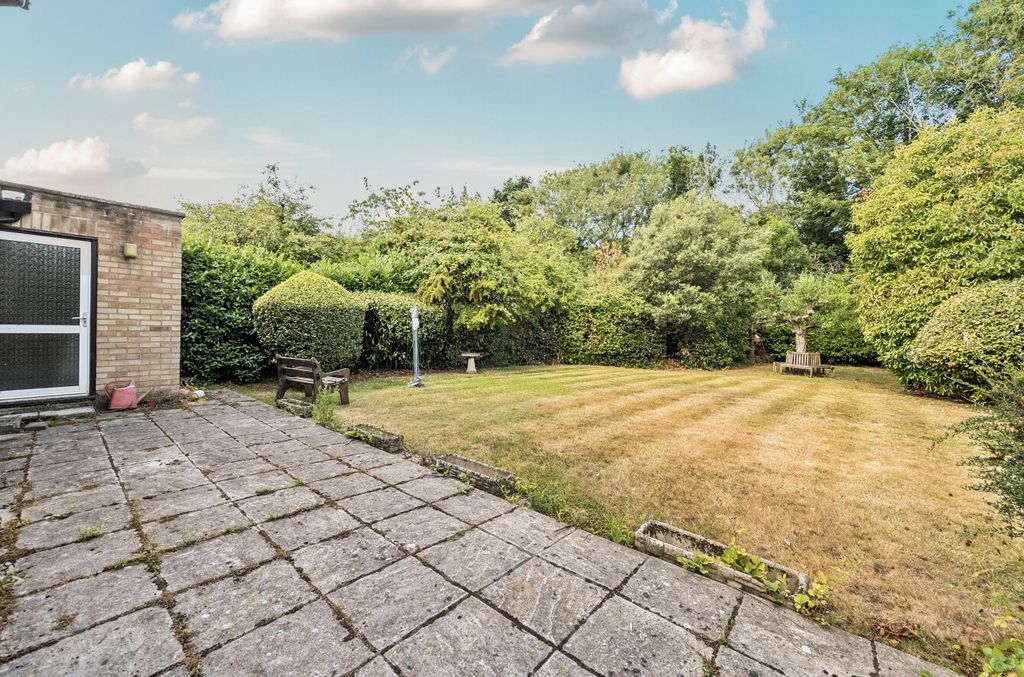 Property photo 2 of 15 Garden