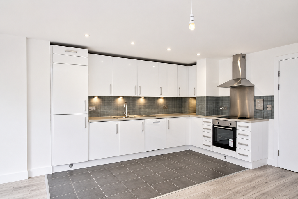 Property photo 3 of 11 Kitchen