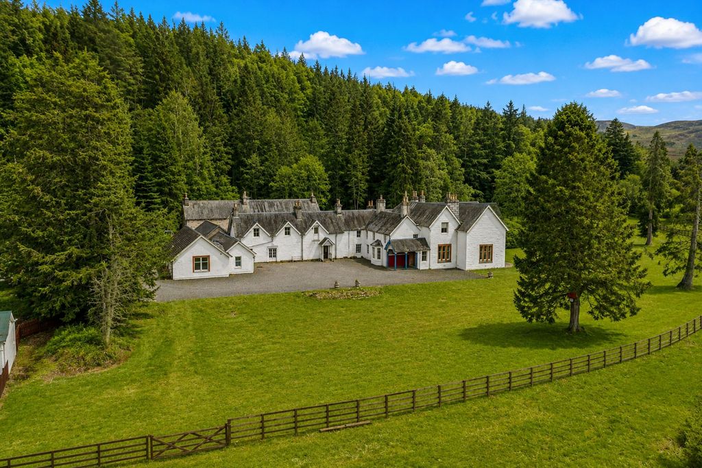 Property photo 1 of 58