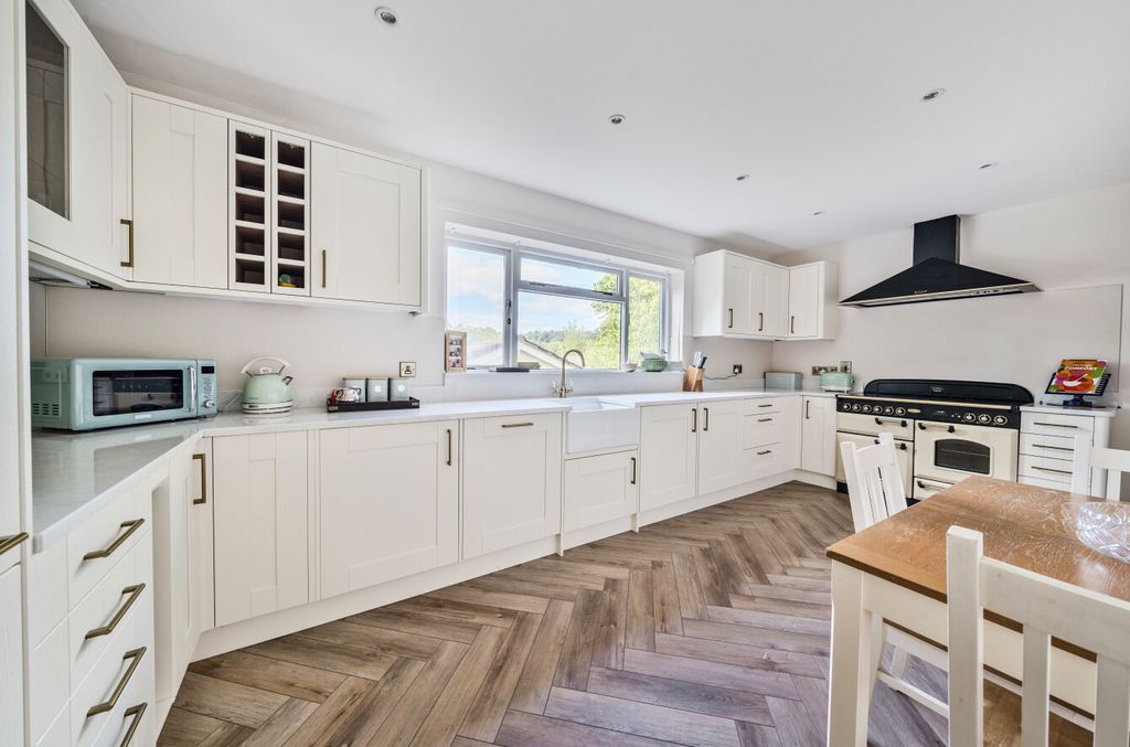 Property photo 1 of 24 Bampton, Seddons