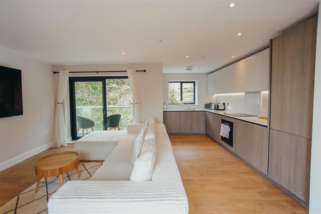 Additional image 15 of 3 bed flat for saleWhite Rock, Hastings TN34