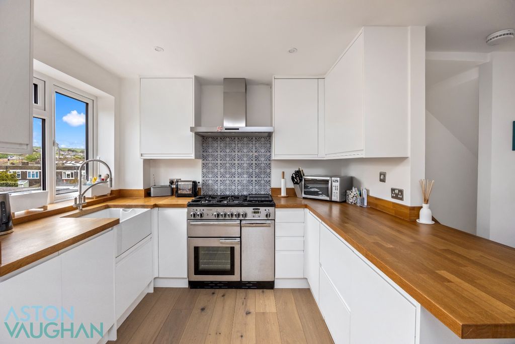 Property photo 3 of 20 4879862