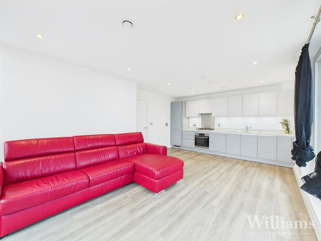 Property photo 2 of 12 Cam02861G0-Pr0525-Still007.Jpg