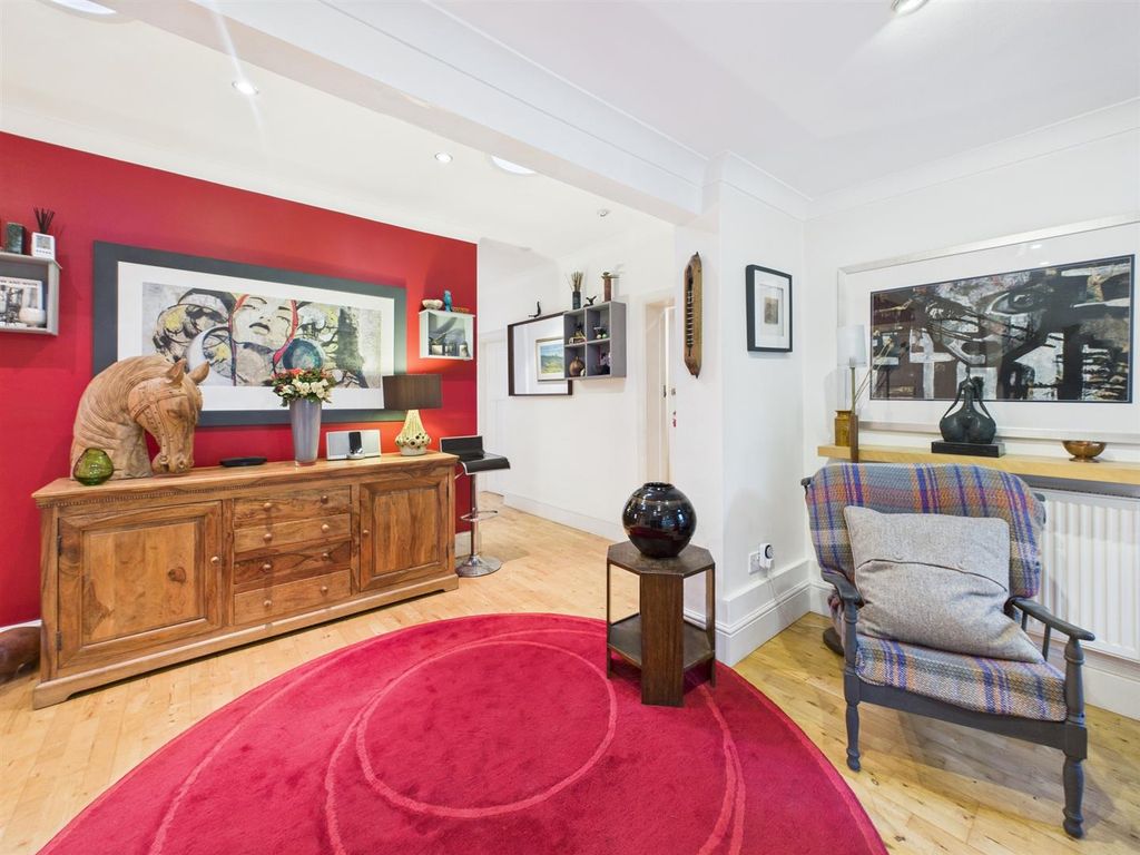 Property photo 2 of 55 Entrance Hallway