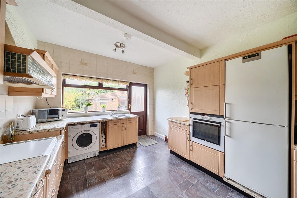 Property photo 2 of 10 Elm Avenue - Kitchen (3).Jpg