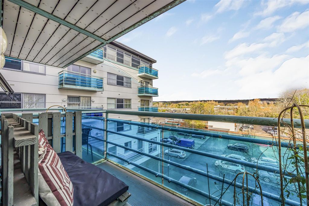 Property photo 3 of 16 34 Southdown View, Military Road, Hilsea-Porticoma