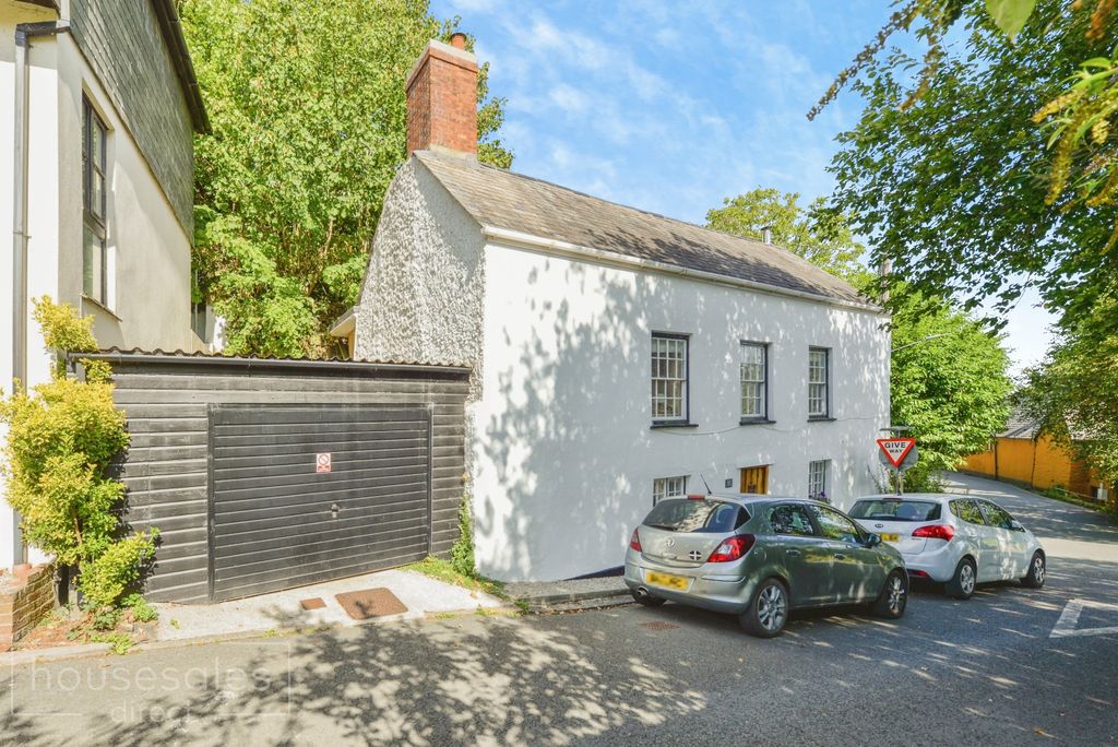 Property photo 1 of 13