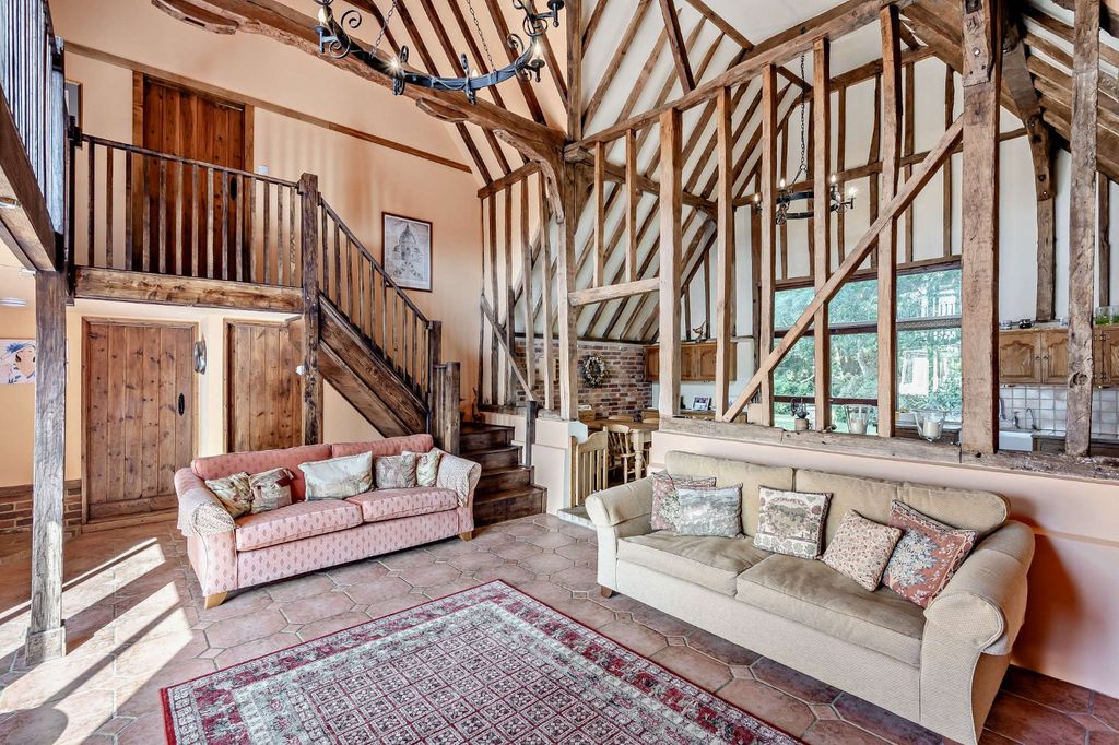 Property photo 2 of 19 Picture No. 21