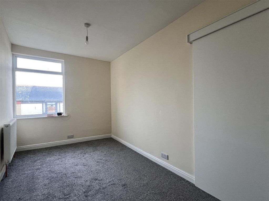 Property photo 2 of 5 H2Bkhbrbcue_6Xf1Sayzpq.Jpg