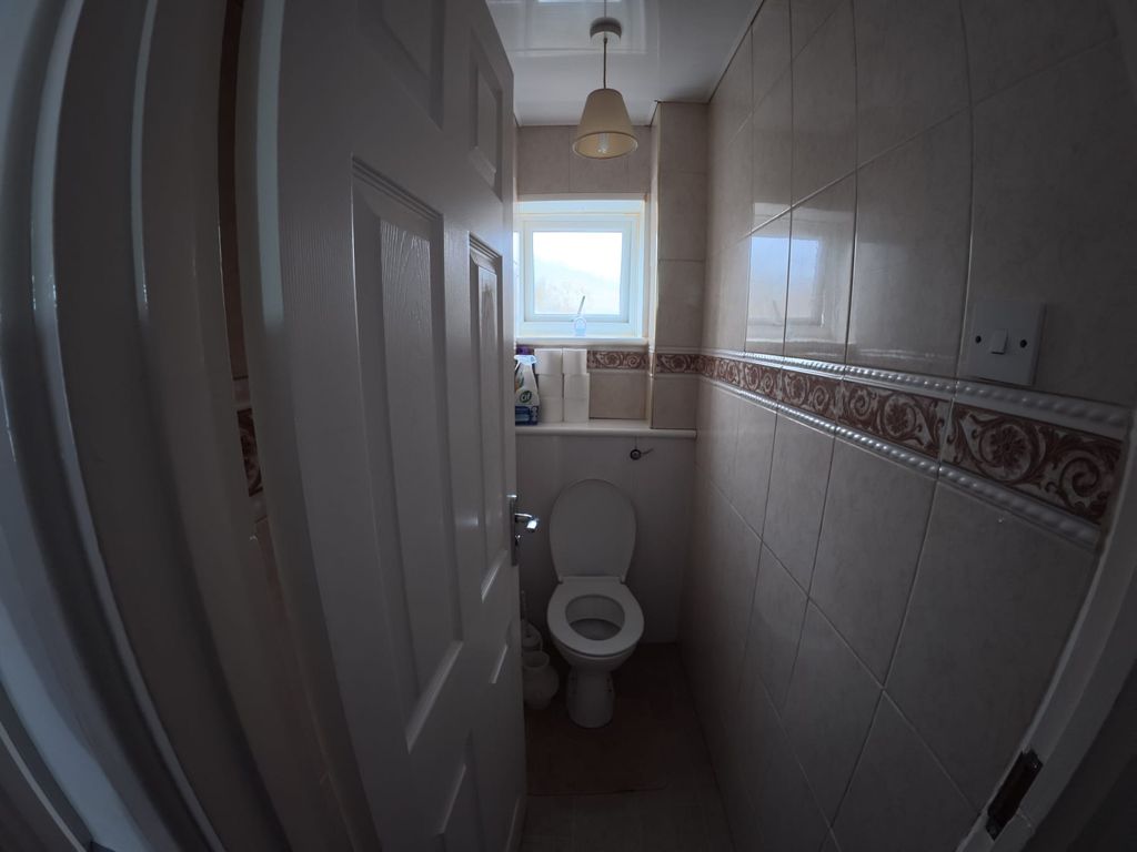 Property photo 3 of 27