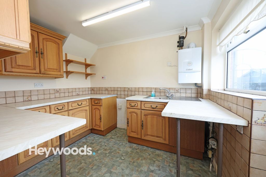 Property photo 3 of 25