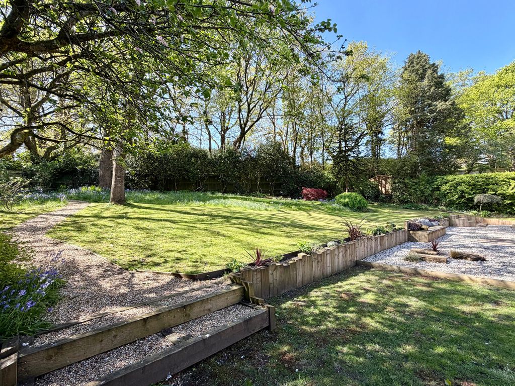 Property photo 3 of 44 Gallery