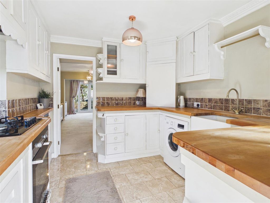 Property photo 2 of 21 Cam05476G0-Pr0167-Still001.Jpg