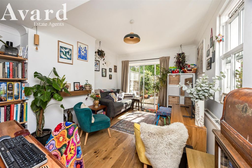 Property photo 1 of 21 Grantham Road, 8A(21)_010.Jpg