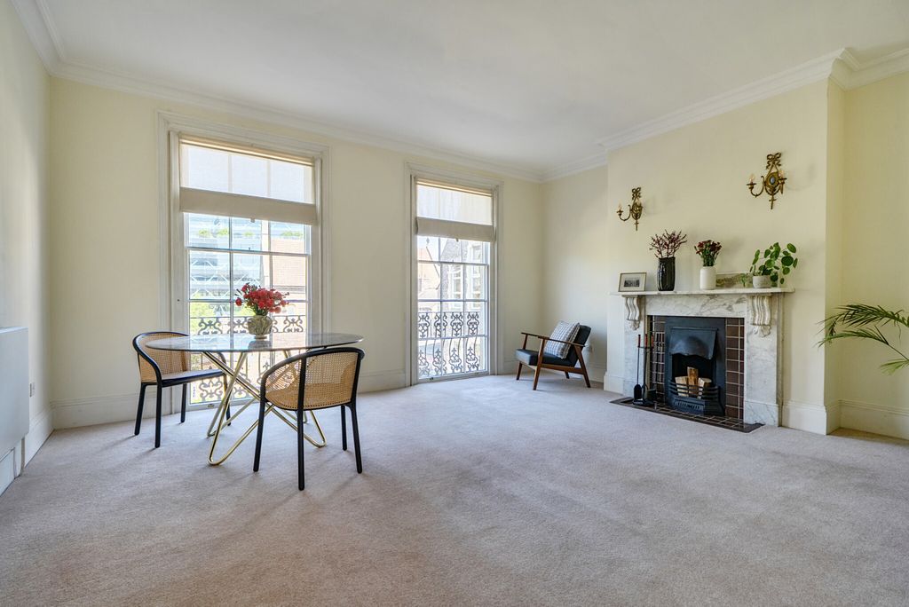 Property photo 2 of 25 1448303-13-69E8ba...