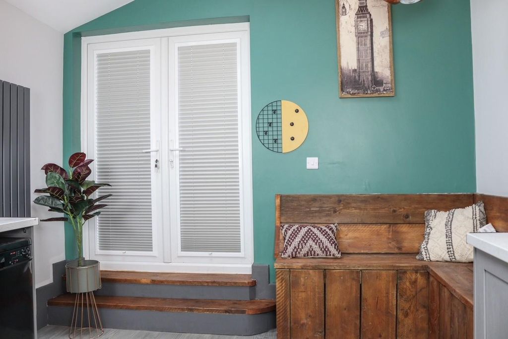 Property photo 3 of 26 Kitchen 2.Jpg