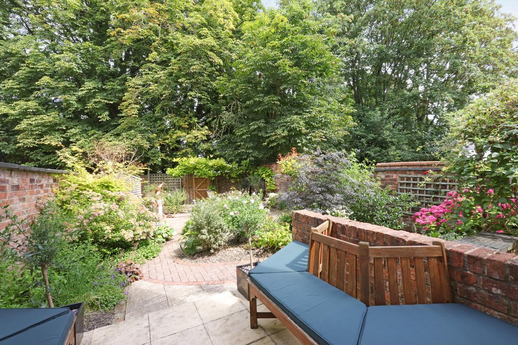 Property photo 2 of 29 Image