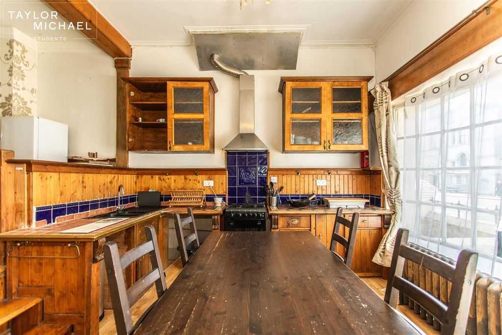 Property photo 3 of 23 Kitchen / Dining Room