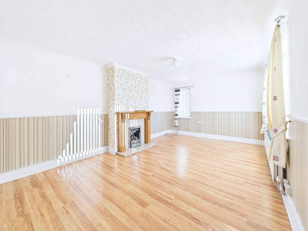 Property photo 2 of 14 Lounge