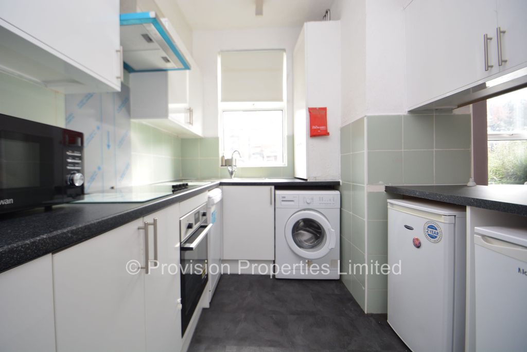 Property photo 2 of 16 Photo