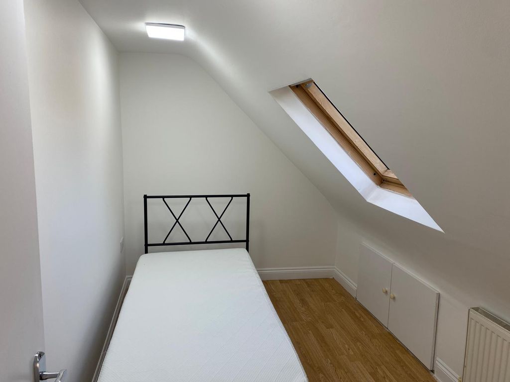 Property photo 2 of 37
